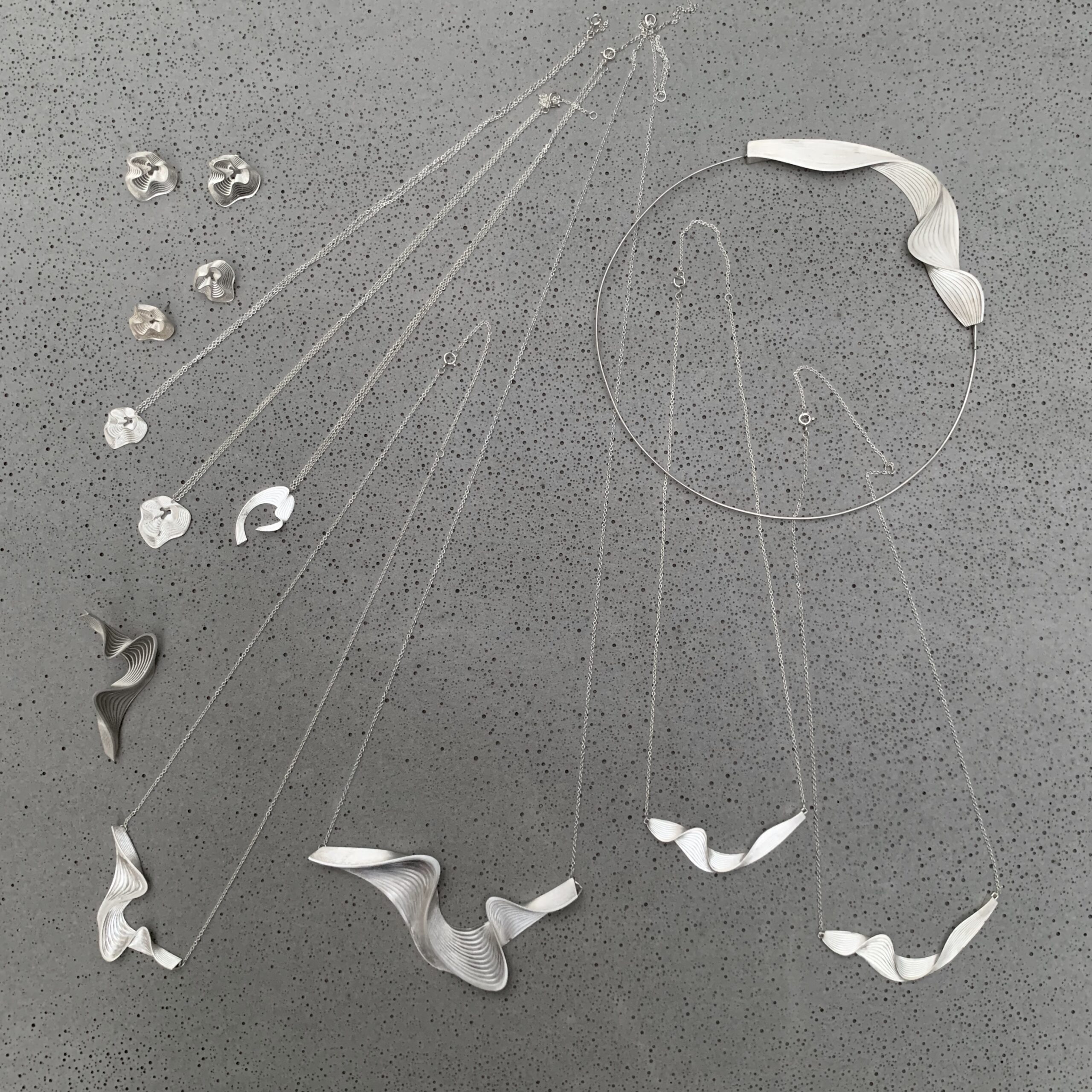 contour series - necklace